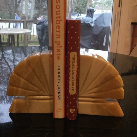 Onyx Shell Bookends - Picture 3 of 7